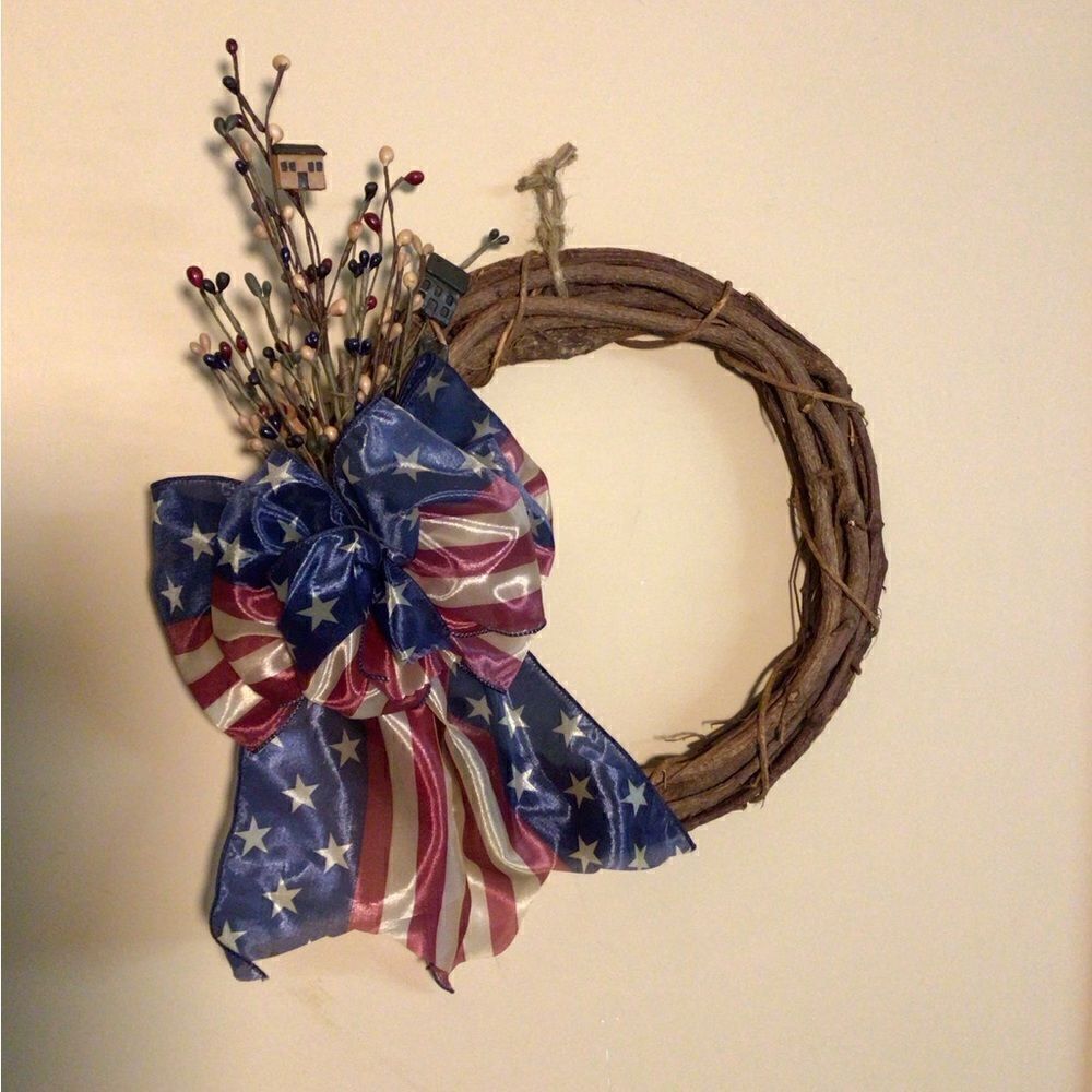 12 inch patriotic wreath. Inv 290